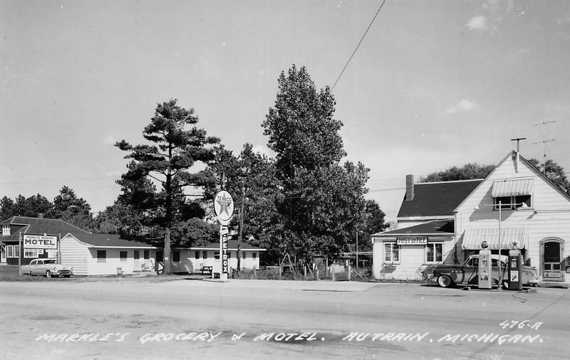 Au Train Motel (Markles Resort) - 1940S Postcard